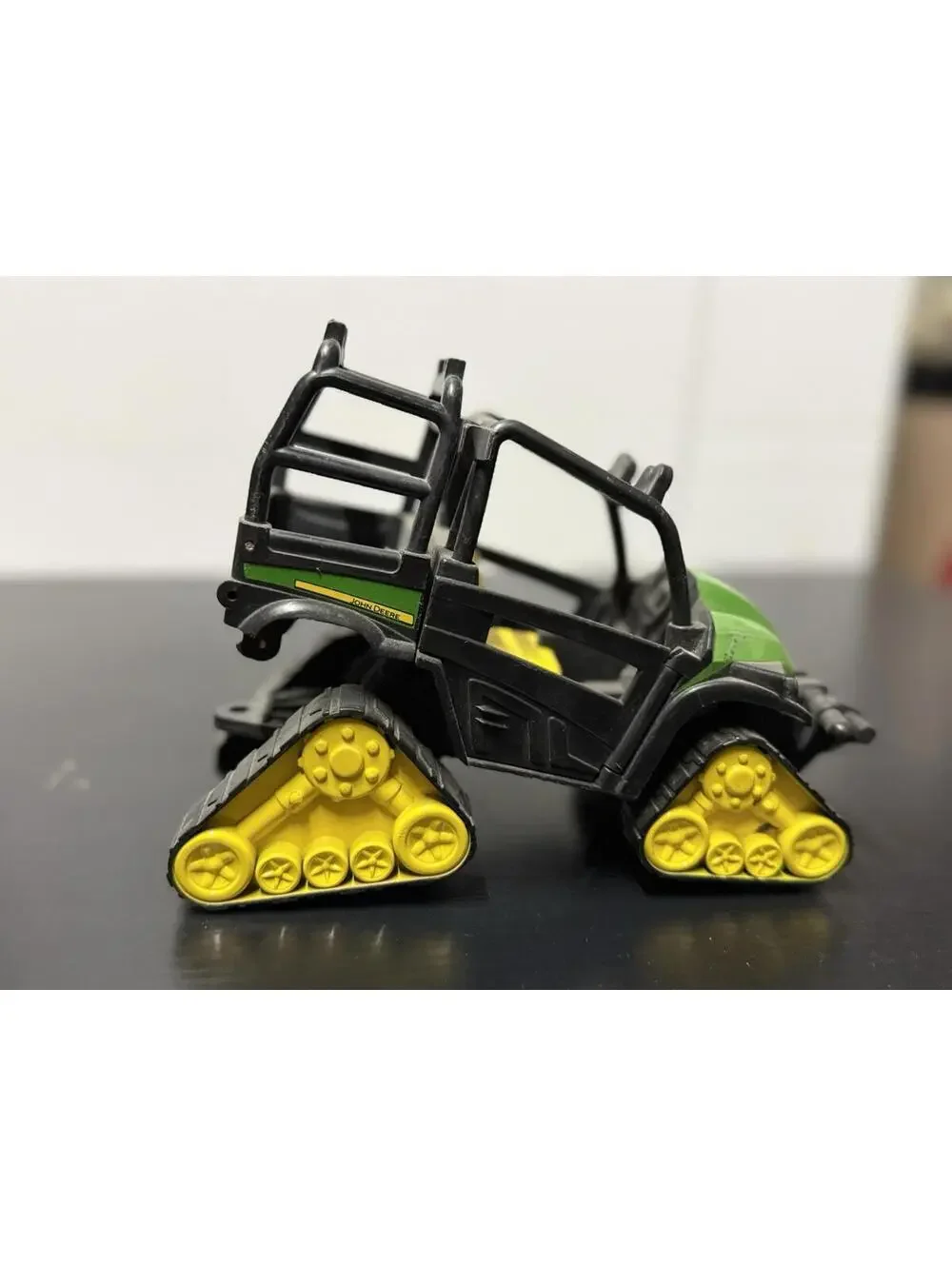 Tomy john deere
